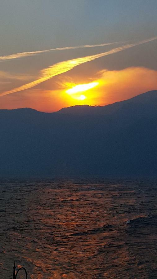 Foresteria Lombarda La Spiaggia Lierna Kültér fotó